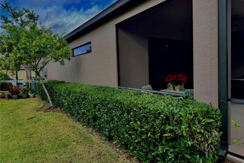 Villa ou maison à vendre à Clermont, Floride: 2 chambres № 2004788 - photo 9