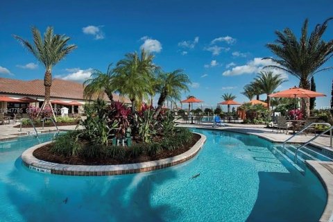 Villa ou maison à vendre à Clermont, Floride: 2 chambres № 2004788 - photo 15