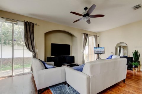 Townhouse in New Port Richey, Florida 3 bedrooms, 154.4 sq.m. № 1533494 - photo 4
