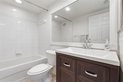 Condominio en venta en Largo, Florida, 3 dormitorios, 146.41 m2 № 2102776 - foto 12