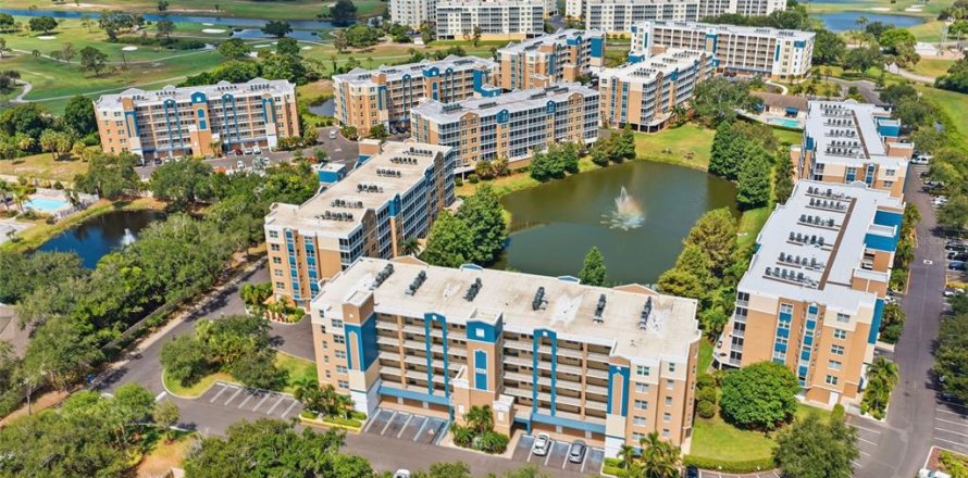 Condominio en Largo, Florida, 3 dormitorios № 2102776