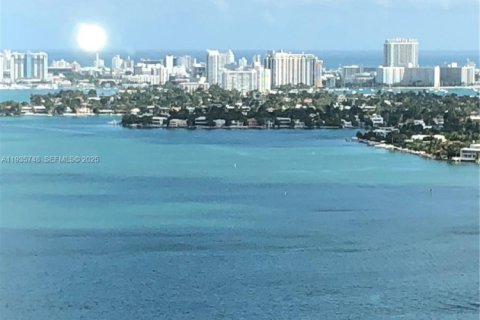 Condominio en alquiler en Miami, Florida, 55.18 m2 № 1993896 - foto 4