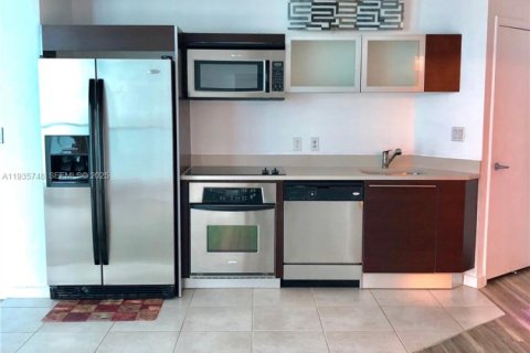 Condominio en alquiler en Miami, Florida, 55.18 m2 № 1993896 - foto 8