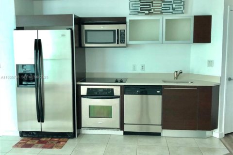 Condominio en alquiler en Miami, Florida, 55.18 m2 № 1993896 - foto 11