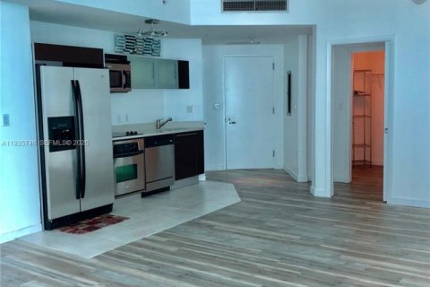 Condominio en alquiler en Miami, Florida, 55.18 m2 № 1993896 - foto 9