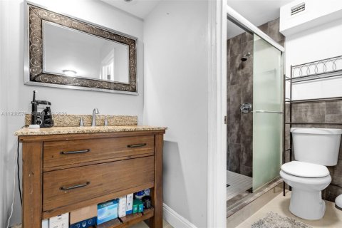 House in Miramar, Florida 3 bedrooms, 156.26 sq.m. № 1996057 - photo 24