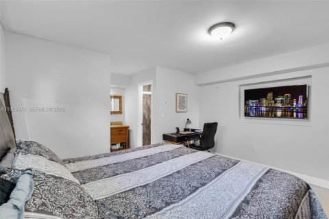 House in Miramar, Florida 3 bedrooms, 156.26 sq.m. № 1996057 - photo 21