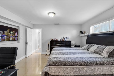 House in Miramar, Florida 3 bedrooms, 156.26 sq.m. № 1996057 - photo 22