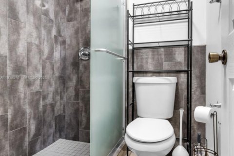 House in Miramar, Florida 3 bedrooms, 156.26 sq.m. № 1996057 - photo 26