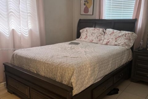 House in West Park, Florida 3 bedrooms, 116.31 sq.m. № 1781838 - photo 7