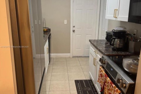 House in West Park, Florida 3 bedrooms, 116.31 sq.m. № 1781838 - photo 4