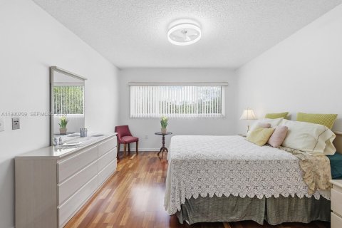 Copropriété à vendre à Pembroke Pines, Floride: 2 chambres, 112.13 m2 № 2044278 - photo 7