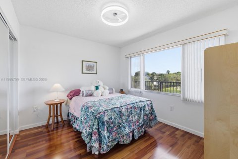 Copropriété à vendre à Pembroke Pines, Floride: 2 chambres, 112.13 m2 № 2044278 - photo 4