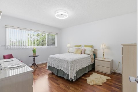 Copropriété à vendre à Pembroke Pines, Floride: 2 chambres, 112.13 m2 № 2044278 - photo 10