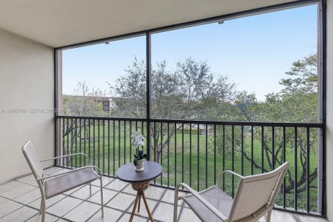 Copropriété à vendre à Pembroke Pines, Floride: 2 chambres, 112.13 m2 № 2044278 - photo 21