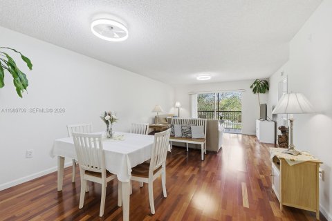Copropriété à vendre à Pembroke Pines, Floride: 2 chambres, 112.13 m2 № 2044278 - photo 15