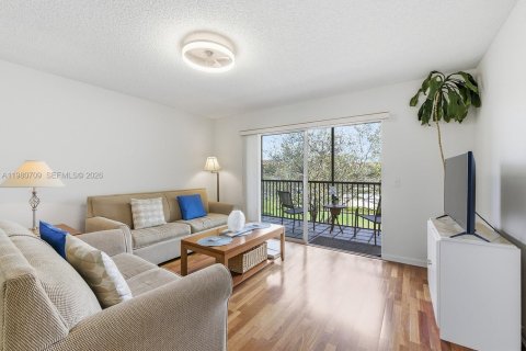 Copropriété à vendre à Pembroke Pines, Floride: 2 chambres, 112.13 m2 № 2044278 - photo 12