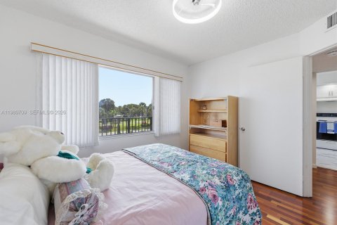 Copropriété à vendre à Pembroke Pines, Floride: 2 chambres, 112.13 m2 № 2044278 - photo 5