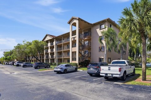 Copropriété à vendre à Pembroke Pines, Floride: 2 chambres, 112.13 m2 № 2044278 - photo 27