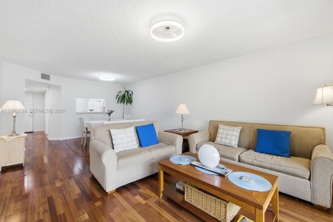 Copropriété à vendre à Pembroke Pines, Floride: 2 chambres, 112.13 m2 № 2044278 - photo 13