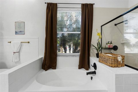 Casa en venta en Tampa, Florida, 3 dormitorios, 170.75 m2 № 2091950 - foto 19
