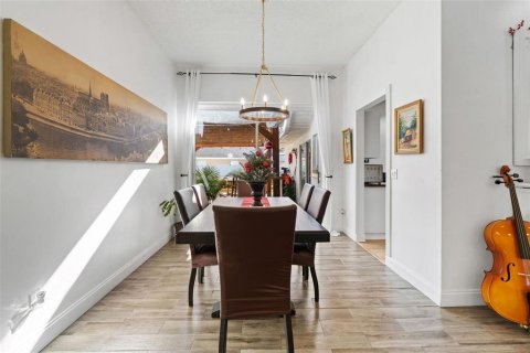 Casa en venta en Tampa, Florida, 3 dormitorios, 170.75 m2 № 2091950 - foto 7