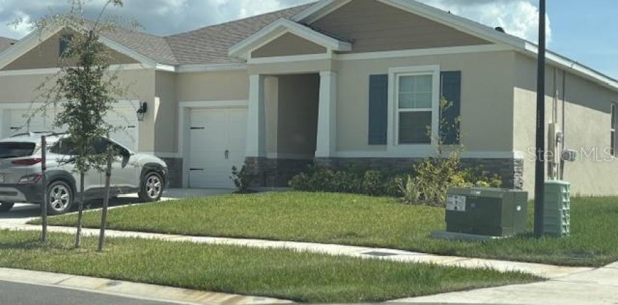 Casa en Kissimmee, Florida 3 dormitorios, 209.03 m2 № 1884001