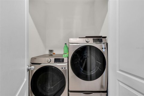 Casa en alquiler en Kissimmee, Florida, 4 dormitorios, 139.35 m2 № 1776618 - foto 11