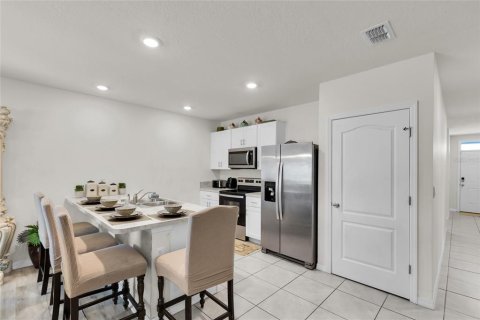 Casa en alquiler en Kissimmee, Florida, 4 dormitorios, 139.35 m2 № 1776618 - foto 13