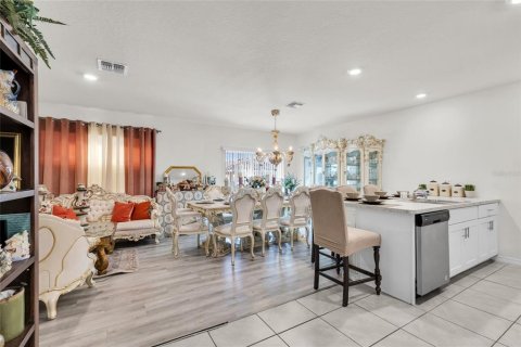 Casa en alquiler en Kissimmee, Florida, 4 dormitorios, 139.35 m2 № 1776618 - foto 12