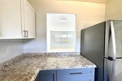Condo in Deerfield Beach, Florida, 1 bedroom  № 1893233 - photo 5