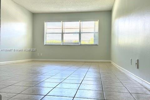 Condo in Deerfield Beach, Florida, 1 bedroom  № 1893233 - photo 6