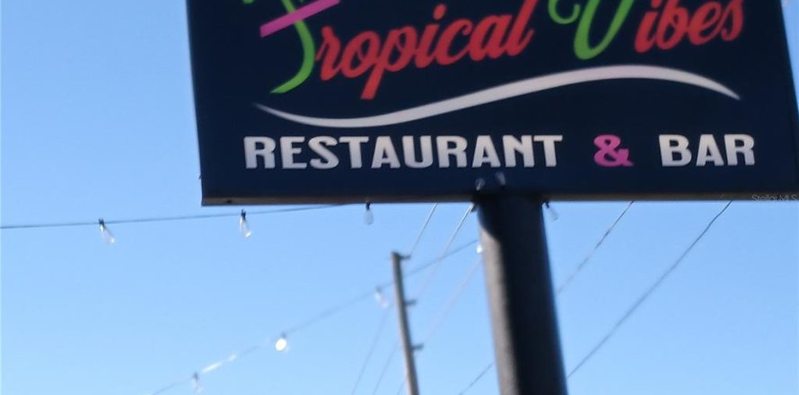 Commercial property in Ocala, Florida № 1513532