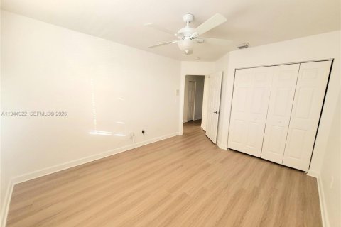 House in Doral, Florida 4 bedrooms, 293.76 sq.m. № 2001432 - photo 25