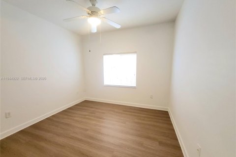 House in Doral, Florida 4 bedrooms, 293.76 sq.m. № 2001432 - photo 26