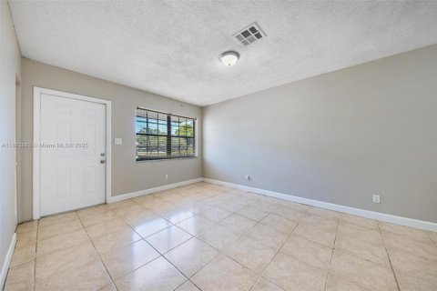 Villa ou maison à vendre à Pompano Beach, Floride: 3 chambres, 100.33 m2 № 1945955 - photo 20