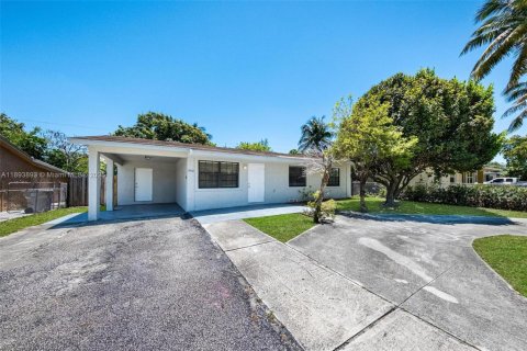 Villa ou maison à vendre à Pompano Beach, Floride: 3 chambres, 100.33 m2 № 1945955 - photo 1