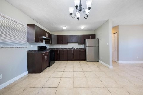 Villa ou maison à vendre à Pompano Beach, Floride: 3 chambres, 100.33 m2 № 1945955 - photo 8