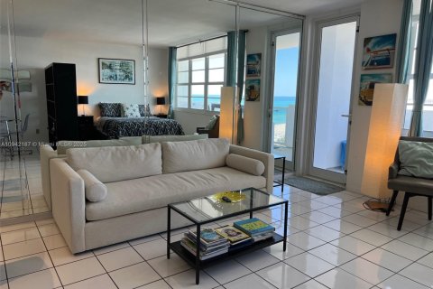 Condominio en alquiler en Miami Beach, Florida, 49.24 m2 № 2013905 - foto 6