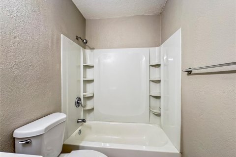 Villa ou maison à louer à Tampa, Floride: 4 chambres, 154.59 m2 № 2415278 - photo 15