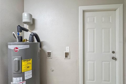 Villa ou maison à louer à Tampa, Floride: 4 chambres, 154.59 m2 № 2415278 - photo 14