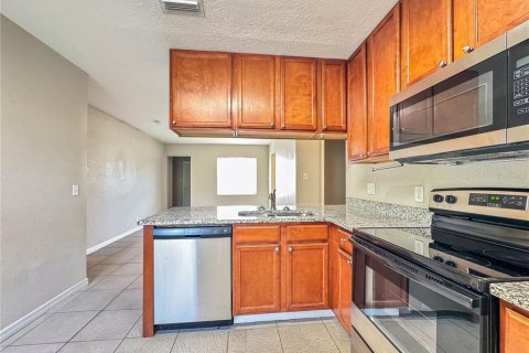 Villa ou maison à louer à Tampa, Floride: 4 chambres, 154.59 m2 № 2415278 - photo 6