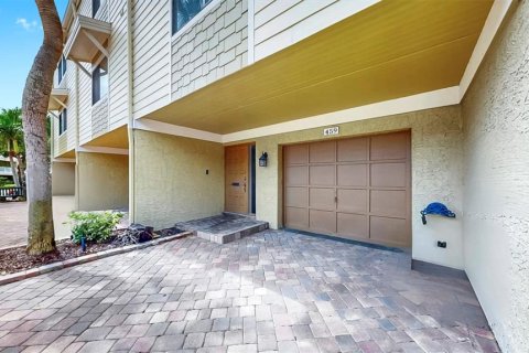 Townhouse in Treasure Island, Florida 2 bedrooms, 162.58 sq.m. № 1810588 - photo 15