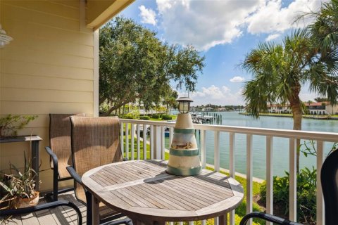 Townhouse in Treasure Island, Florida 2 bedrooms, 162.58 sq.m. № 1810588 - photo 20