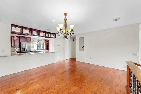 Townhouse in Treasure Island, Florida 2 bedrooms, 162.58 sq.m. № 1810588 - photo 3