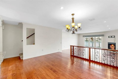 Townhouse in Treasure Island, Florida 2 bedrooms, 162.58 sq.m. № 1810588 - photo 6