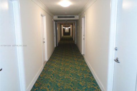 Copropriété à louer à Miami Beach, Floride: 2 chambres, 123.19 m2 № 1998373 - photo 10
