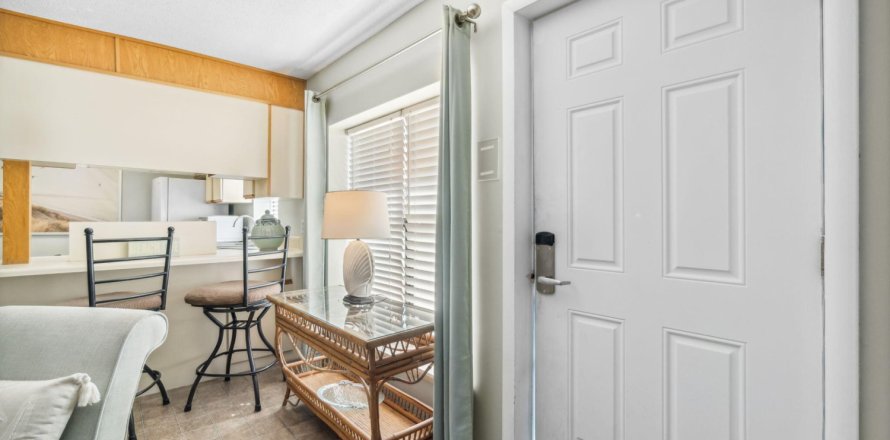 Condo in Panama City Beach, Florida, 4 bedrooms  № 560918