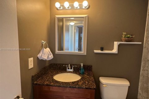 Condo in Sunrise, Florida, 2 bedrooms  № 1762720 - photo 18