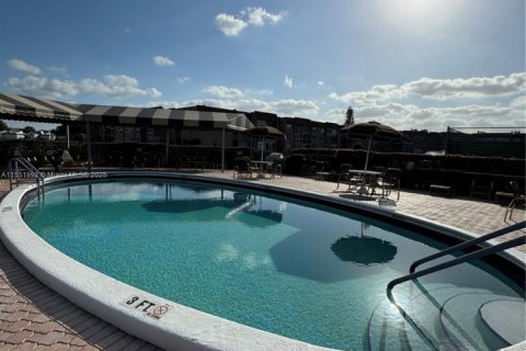 Condo in Sunrise, Florida, 2 bedrooms  № 1762720 - photo 30